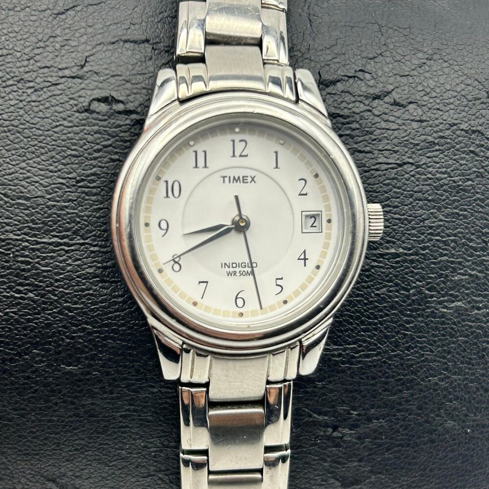 Timex Silver Tone Stainless Steel Women’s Watch Working New Battery